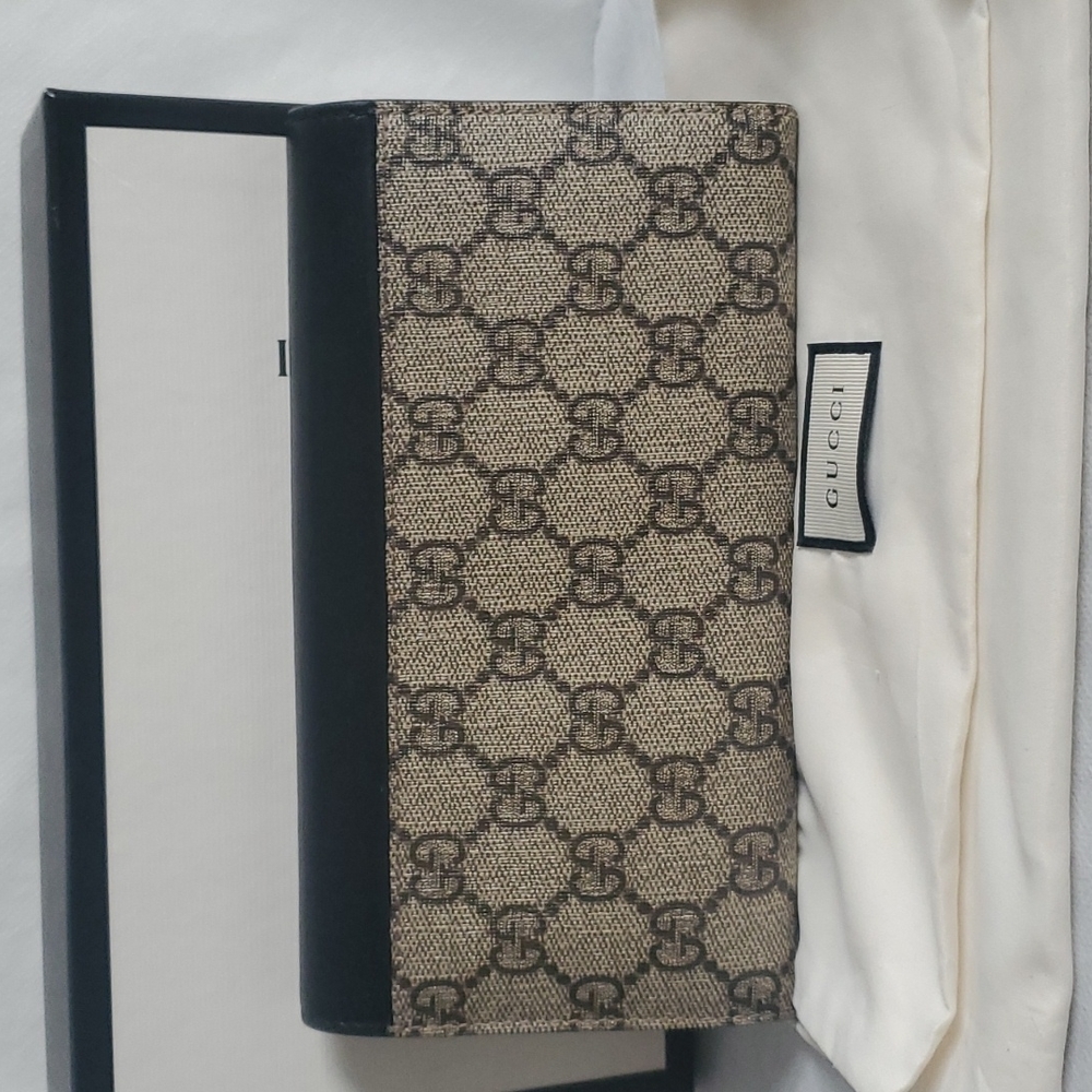 ✨️GUCCI Pearl Studded Supreme Wallet - Picture 2 of 15